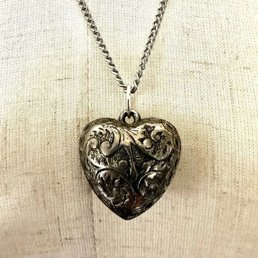 Silver tone puffy heart pendant necklace